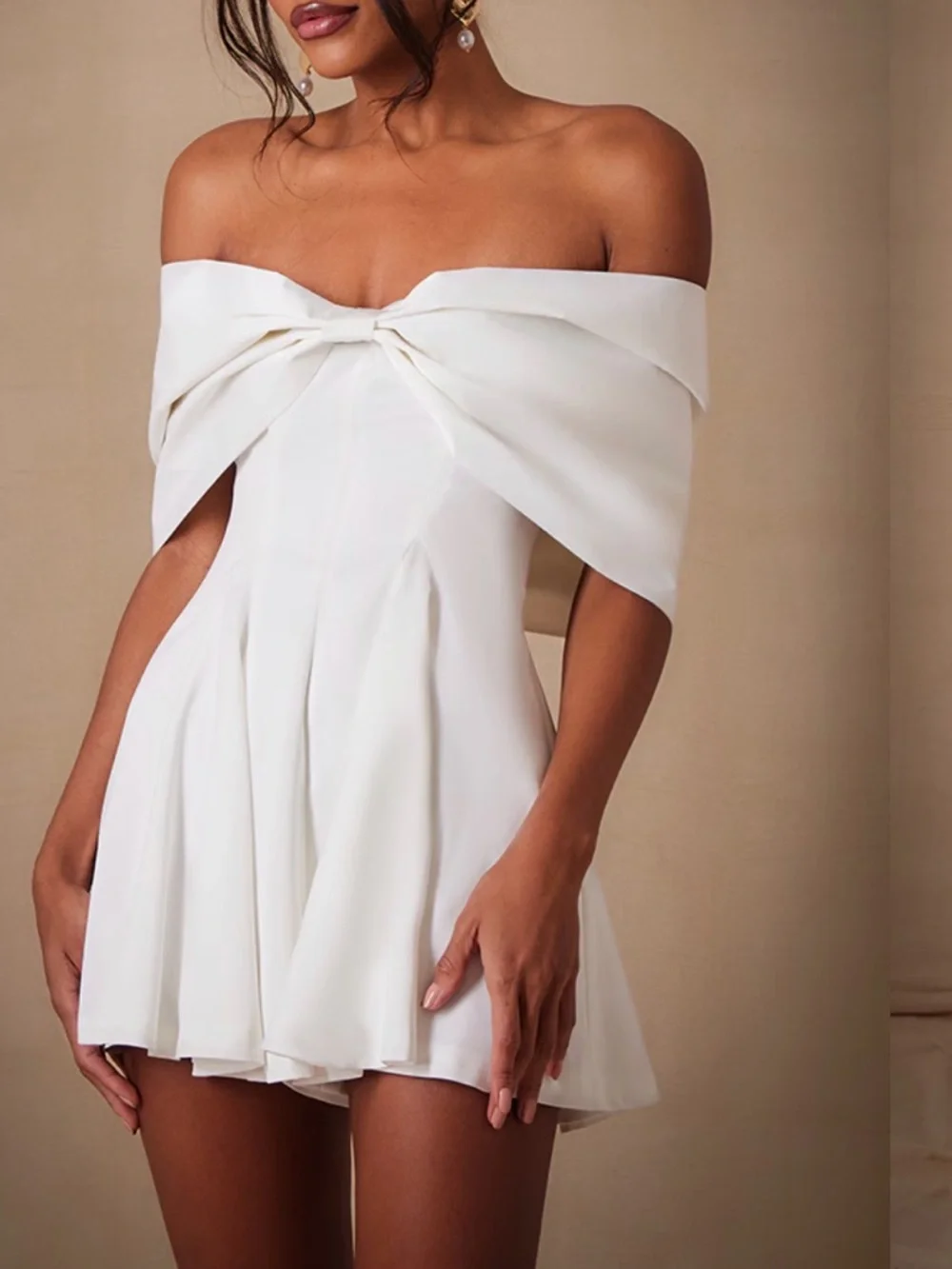 Pretty Little Thing Satin Bow Detail Romper sz 12 - Picture 1 of 5